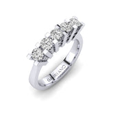 Gabriano Sierra beştaş yüzük; GIA-HRD sertifikalı yuvarlak pırlanta ve beyaz altın montürün üstten görünüşü