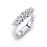 Gabriano Marta beştaş yüzük; GIA-HRD sertifikalı yuvarlak pırlanta ve beyaz altın montürün üstten görünüşü