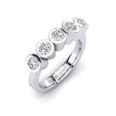 Gabriano Claudia beştaş yüzük; GIA-HRD sertifikalı yuvarlak pırlanta ve beyaz altın montürün üstten görünüşü