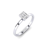 Gabriano Alessia baget yüzük; yuvarlak ve baget pırlanta, beyaz altın montürün üstten görünüşü