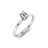 Gabriano Nayra 4 tırnaklı tektaş yüzük; GIA-HRD sertifikalı emerald pırlanta ve beyaz altın montürün üstten görünüşü