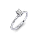 Gabriano Verena 4 tırnaklı tektaş yüzük; GIA-HRD sertifikalı radiant pırlanta ve beyaz altın montürün üstten görünüşü