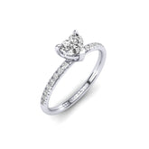 Gabriano Cadenza 3 tırnaklı tektaş yüzük; GIA-HRD sertifikalı kalp pırlanta ve beyaz altın montürün üstten görünüşü