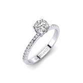 Gabriano Mayra 4 tırnaklı tektaş yüzük; GIA-HRD sertifikalı cushion pırlanta ve beyaz altın montürün üstten görünüşü