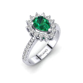 Larisa Zümrüt Yüzük