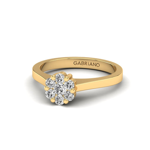 Gabriano Chiara tektaş efektli yüzük; yuvarlak pırlanta ve sarı altın montürün üstten görünüşü