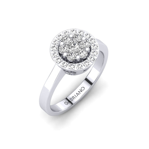 Gabriano Carey tektaş efektli yüzük; yuvarlak pırlanta ve beyaz altın montürün üstten görünüşü