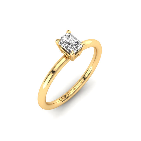 Gabriano Serenith 4 tırnaklı tektaş yüzük; GIA-HRD sertifikalı radiant pırlanta ve sarı altın montürün üstten görünüşü