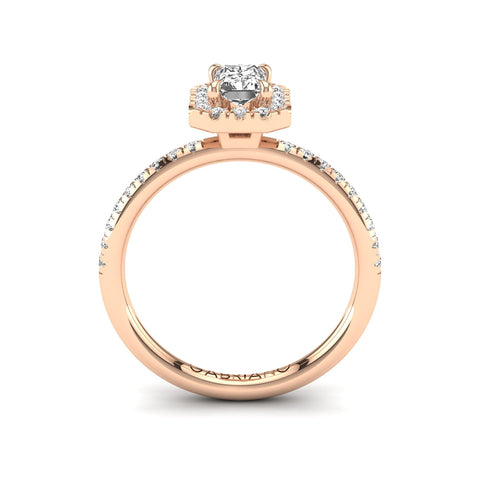 Gabriano Ventura 4 tırnaklı tektaş yüzük; GIA-HRD sertifikalı radiant pırlanta ve rose altın montürün yandan görünüşü