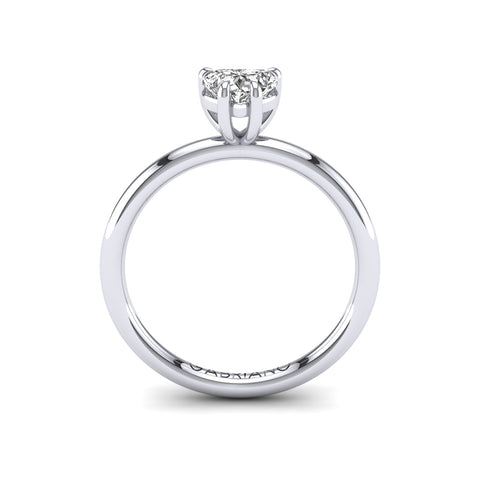 Gabriano Meliora 4 pençe tırnaklı tektaş yüzük; GIA-HRD sertifikalı kalp pırlanta ve beyaz altın montürün yandan görünüşü