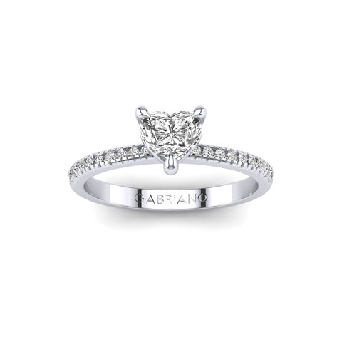 Gabriano Elinor 3 pençe tırnaklı tektaş yüzük; GIA-HRD sertifikalı kalp pırlanta ve beyaz altın montürün üstten görünüşü