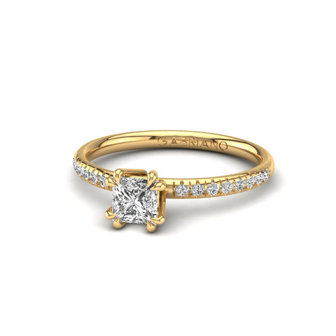 Gabriano Valoris 8 pençe tırnaklı tektaş yüzük; GIA-HRD sertifikalı prenses pırlanta ve sarı altın montürün üstten görünüşü