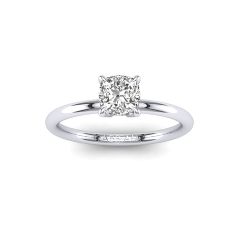 Gabriano Marilena 4 tırnaklı tektaş yüzük; GIA-HRD sertifikalı cushion pırlanta ve beyaz altın montürün üstten görünüşü