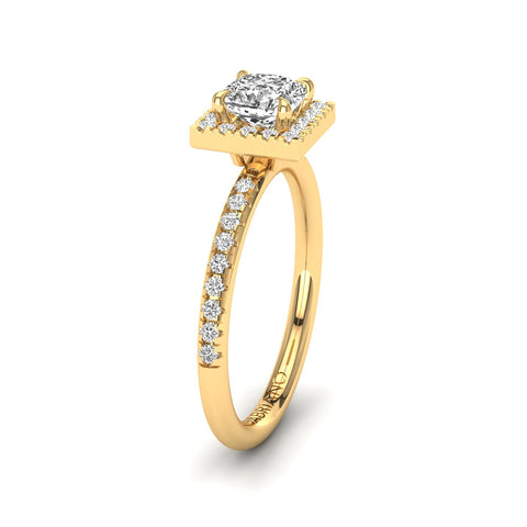 Gabriano Serena 4 tırnaklı tektaş yüzük; GIA-HRD sertifikalı cushion pırlanta ve sarı altın montürün yandan görünüşü